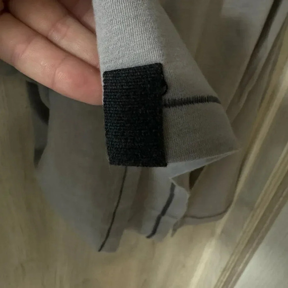 LUNYA Lahgo by Lunya Men’s Grey Henley‎ Sleep Shirt athleisure, Longsleeve NWOT - Picture 5 of 6